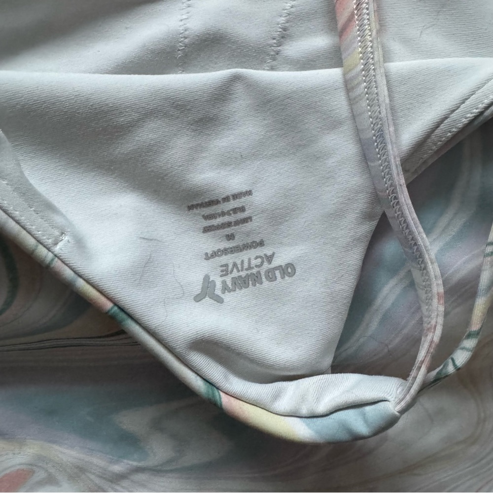 Old navy crop / sports bra - Picture 2 of 3